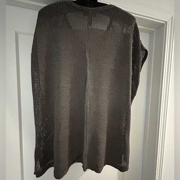 Lane Bryant Cap-Sleeve V-neck Sweater Size 14/16 - Picture 2 of 5
